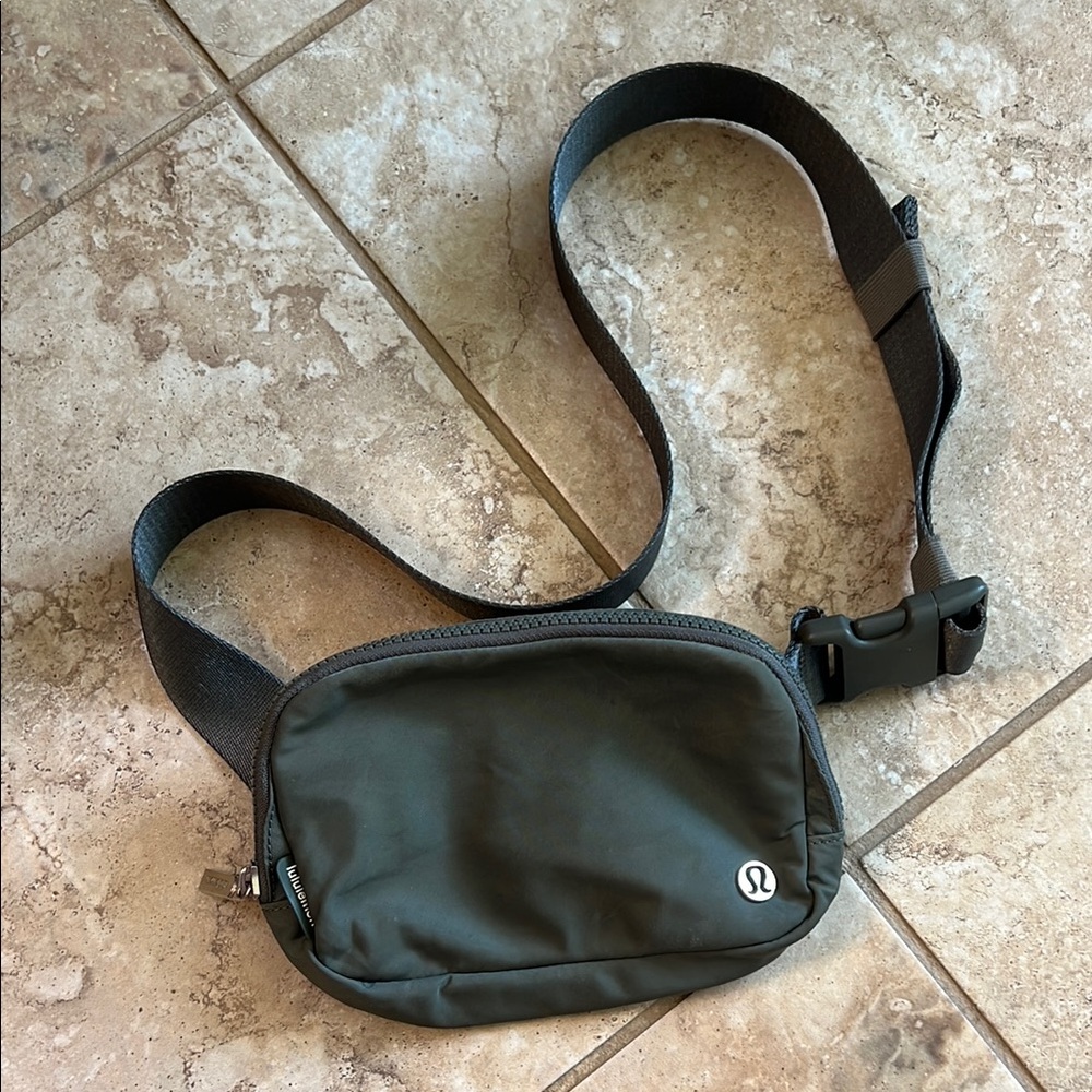 lululemon athletica Olive green Belt Bag